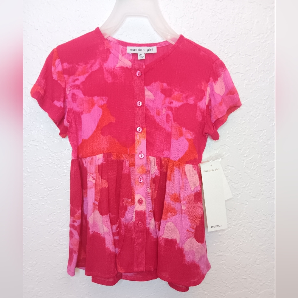 Beautiful NWT Madden red floral print top for toddler girl/ Size: 2T